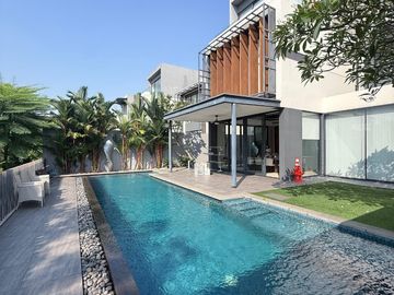 Rumah Mewah Full Furnished, Siap Huni Navapark Cluster Lyndon - BSD