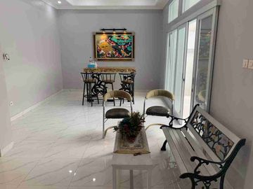 Rumah 2 lantai dengan kolam renang pribadi di dalam komplek megapolitan cinere