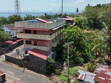 DIJUAL PENGINAPAN 3 LANTAI DI KOTA MANADO