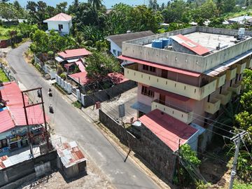 DIJUAL PENGINAPAN 3 LANTAI DI KOTA MANADO