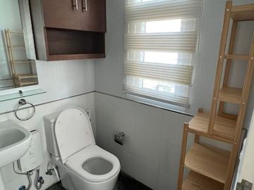 Red Oak, Two Serendra | High-Floor 3BR Corner Unit | 109 sqm | With Balcony & Parking | ₱130K