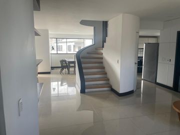Venta o Arriendo Apto. Duplex en Sta. Teresita