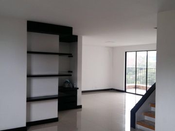 Venta o Arriendo Apto. Duplex en Sta. Teresita