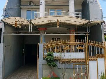 Dijual Rumah Kokoh 2 Lantai Siap Huni.Lokasi Dekat Kampus Unair dan Galqxi Mall Di Lebak Indah Surabaya