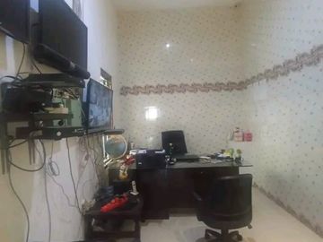 Dijual Rumah Kokoh 2 Lantai Siap Huni.Lokasi Dekat Kampus Unair dan Galqxi Mall Di Lebak Indah Surabaya