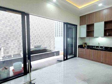 Dijual Rumah Siap Huni Cluster Crystal Gading Serpong