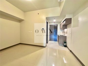 Smart Home 1 Bedroom | Park Mckinley West, Fort Bonifacio | Rent to Own For Sale
