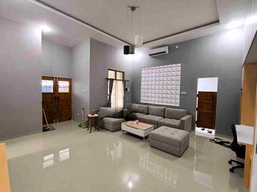 Rumah Baru Full Furnished Mewah di Kawasan Ums