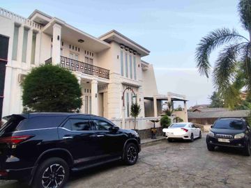 Dijual Rumah Mewah Nyaman Semi Furnished Privasi Tinggi Lokasi Bank Raya Palembang
