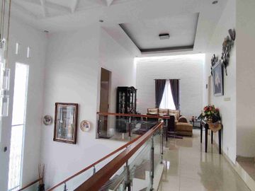 Dijual Rumah Mewah Nyaman Semi Furnished Privasi Tinggi Lokasi Bank Raya Palembang