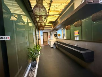 Jual Cepat Gedung RESTAURANT & FUNCTION HALL Jl Raya Serpong LT 2119 M2 dekat Living World Alam Sutera Serpong Utara Tangerang Selatan