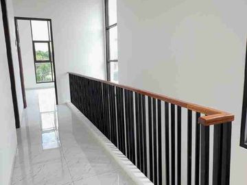 Dijual Rumah modern baru gress