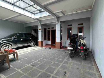 Dijual Rumah 2 lantai di Taman Rahayu Bandung