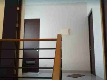 Dijual rumah bonus Furmish Sumarecon Bekasi