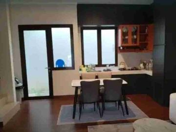 Dijual rumah bonus Furmish Sumarecon Bekasi