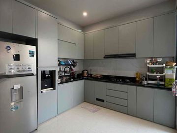 Dijual Rumah Blossomville The Green BSD SHM Semi Furnish Selatan Rapi Terawat