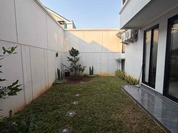 Dijual Rumah Blossomville The Green BSD SHM Semi Furnish Selatan Rapi Terawat