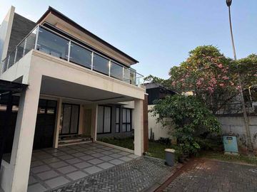 Dijual Rumah Blossomville The Green BSD SHM Semi Furnish Selatan Rapi Terawat