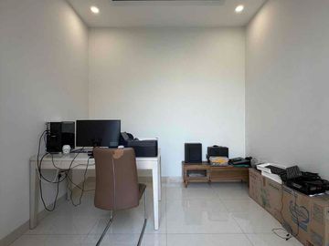 Dijual Rumah Blossomville The Green BSD SHM Semi Furnish Selatan Rapi Terawat