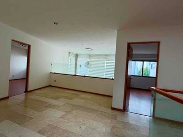 SE RENTA CASA EN PEDREGAL I