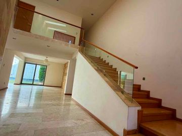SE RENTA CASA EN PEDREGAL I