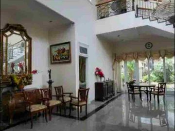 rumah mewah murah 2 lt tanah luas 360 jalan sangat lebar kondisi bagus di araya blok golf siap huni