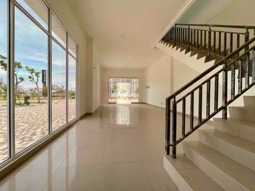 Jual Rukan Hoek 5x15m2 La Riviera Kota Belanda, PIK2