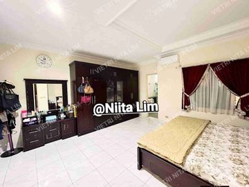 Dijual Murah Rumah Bagus Full Furnish Taman Surya