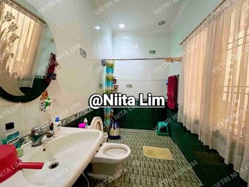 Dijual Murah Rumah Bagus Full Furnish Taman Surya