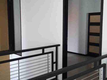 Jual rumah mewah dan terawat Sidosermo dekat Plaza Marina