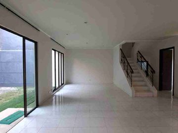 rumah 2 lantai sudah SHM, clstr allevare di foresta bsd, nego sampai deal.