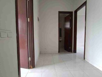 rumah 2 lantai sudah SHM, clstr allevare di foresta bsd, nego sampai deal.