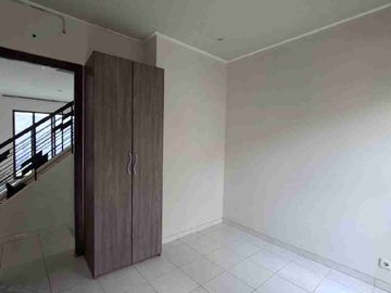 rumah 2 lantai sudah SHM, clstr allevare di foresta bsd, nego sampai deal.