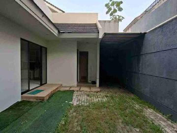 rumah 2 lantai sudah SHM, clstr allevare di foresta bsd, nego sampai deal.