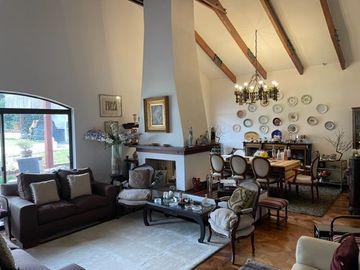 GRAN CASA EN SAN CARLOS DE APOQUINDO