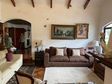 GRAN CASA EN SAN CARLOS DE APOQUINDO