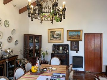 GRAN CASA EN SAN CARLOS DE APOQUINDO
