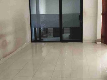 DIJUAL CEPAT RUMAH SIAP HUNI 3 1/2 LANTAI JANUR ASRI
KELAPA GADING