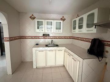 ALQUILO EXCELENTE APARTAMENTO DUPLEX AL SUR DE CALI EN PRIMERO DE MAYO
