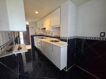 DEPARTAMENTO EN VENTA TRES RECÁMARAS
