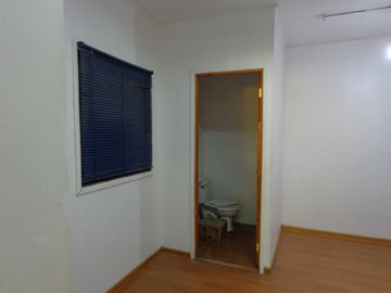 Casa/oficinas/bodega con excelente  potencial acceso dos calles