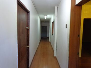 Casa/oficinas/bodega con excelente  potencial acceso dos calles