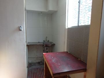 Casa/oficinas/bodega con excelente  potencial acceso dos calles
