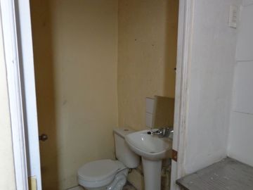 Casa/oficinas/bodega con excelente  potencial acceso dos calles