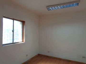 Casa/oficinas/bodega con excelente  potencial acceso dos calles