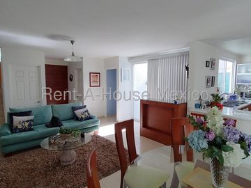 Casa en Venta en Lomas del Marqués | 3 Recámaras y Amenidades VM133