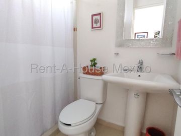 Casa en Venta en Lomas del Marqués | 3 Recámaras y Amenidades VM133
