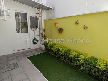 Casa en Venta en Lomas del Marqués | 3 Recámaras y Amenidades VM133