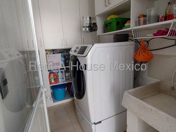 Casa en Venta en Lomas del Marqués | 3 Recámaras y Amenidades VM133