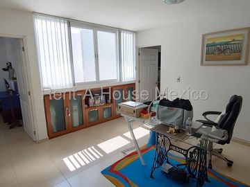 Casa en Venta en Lomas del Marqués | 3 Recámaras y Amenidades VM133